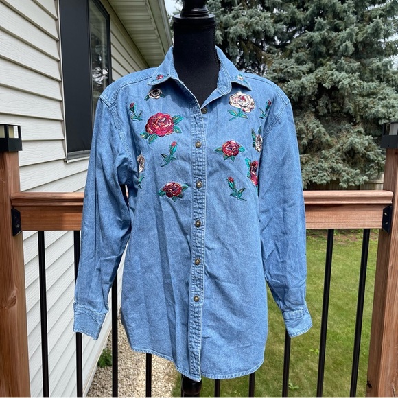 Christopher & Banks Tops - Vtg Christopher & Banks Denim Medium Button Up Embroidered Shirt Floral Roses